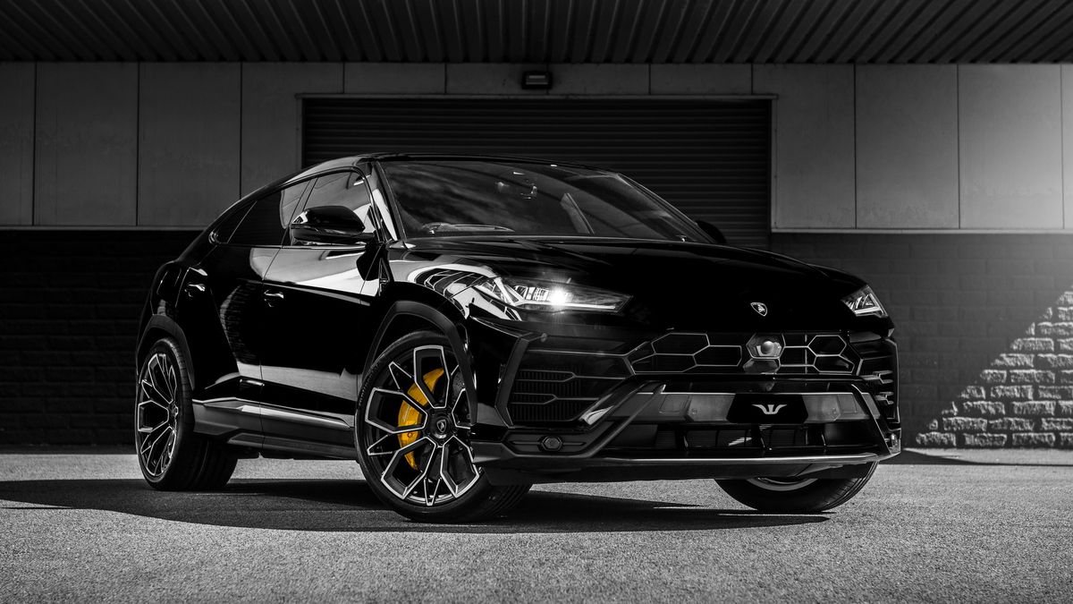 23-calowe felgi dobrze uzupełniają charakter Urusa.