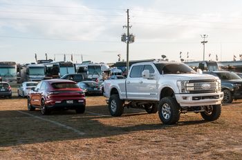 Kielce: Trwa Dub it Tuning Festival. Jak można zmodyfikować swoje auto?