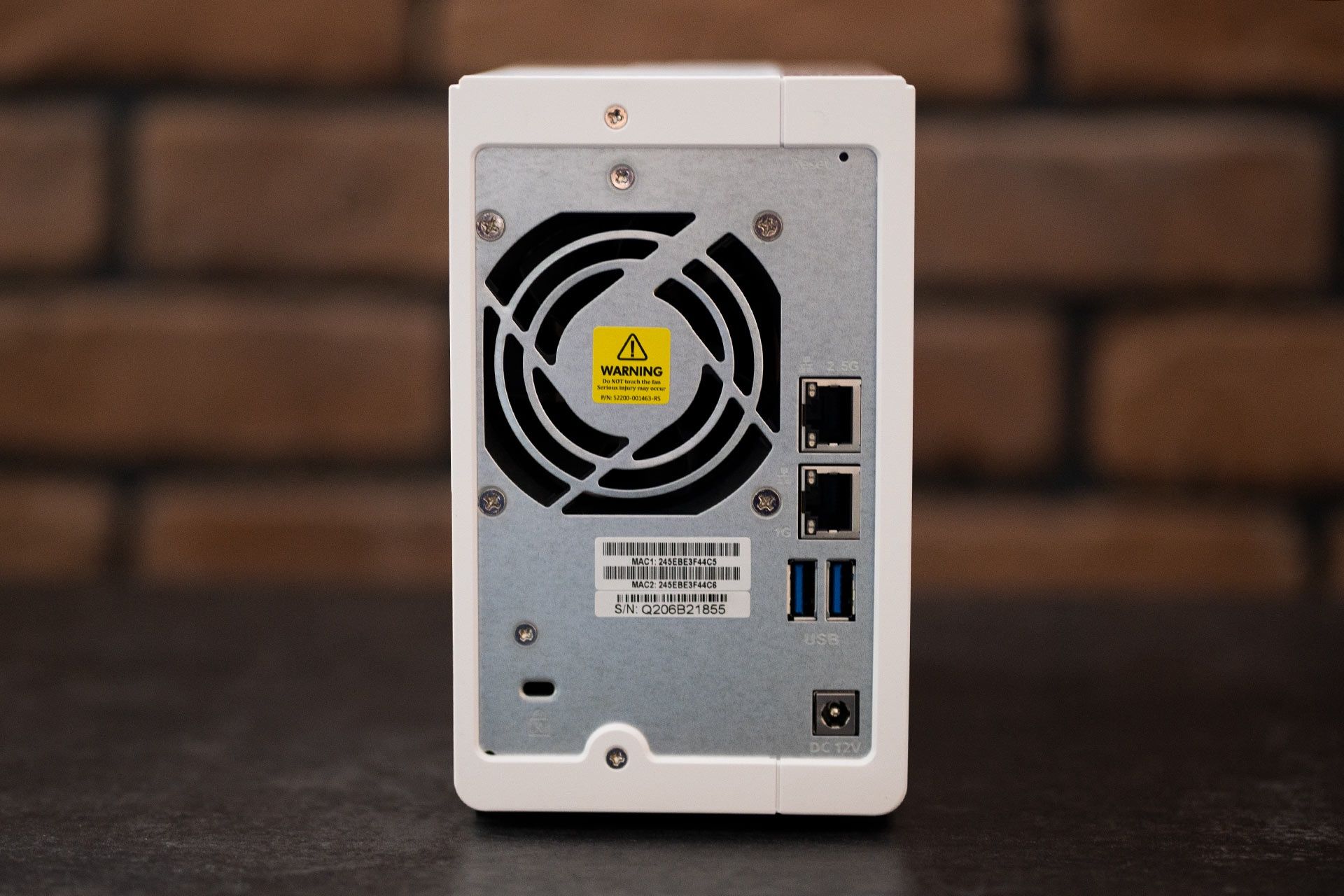 QNAP TS-231P3 - z tyłu (porty)