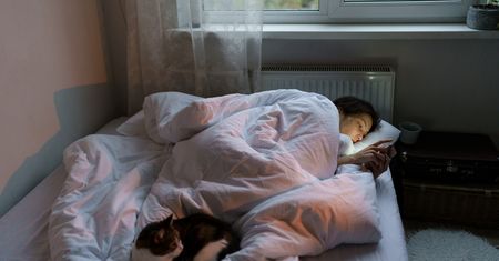 Pokolenie Z gnije w łóżku. Czym jest bed rotting?
