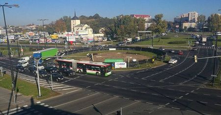 Zalali fundamenty pod Maszt Niepodległości. Wkrótce zamontują stalową konstrukcję