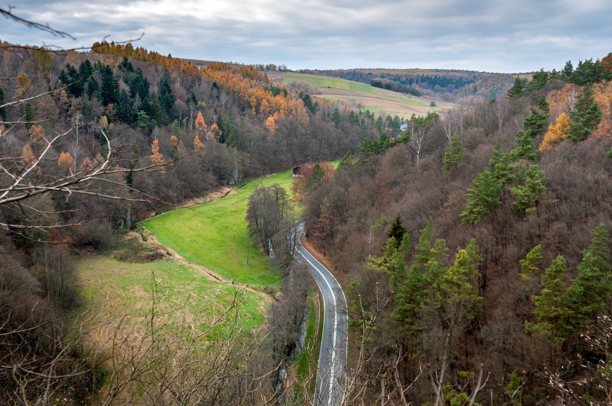 Porównanie aut rodzinnych w Ojcowie