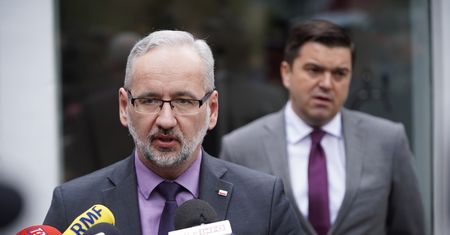 Eksperci z Rady Medycznej nie spodziewają się rewolucyjnych obostrzeń. "Rządzą pośrednio antyszczepionkowcy"