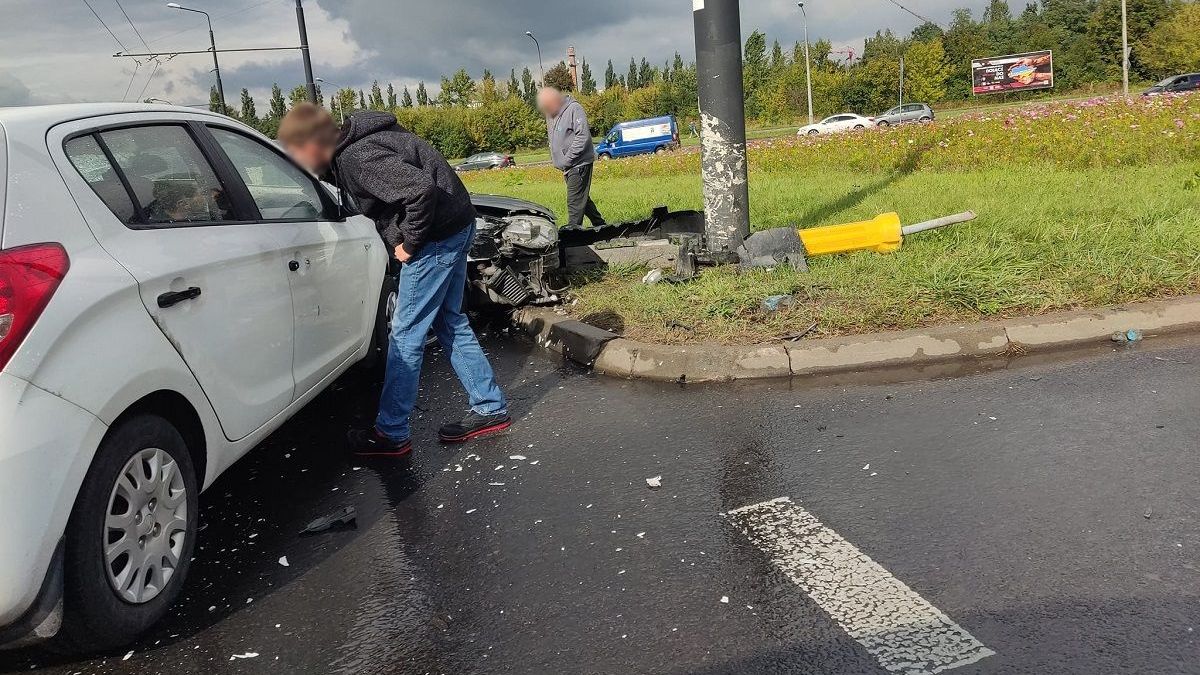 Zderzenie chevroleta z hyundaiem na ul. Diamentowej