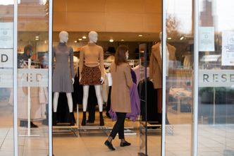 Banki udzieliły mniej kredytów gotówkowych. Zamiast tego więcej zakupów na raty