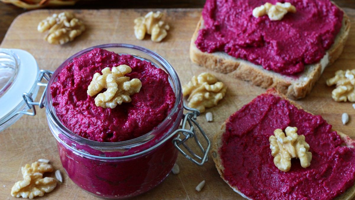 Pesto z czerwonych buraków