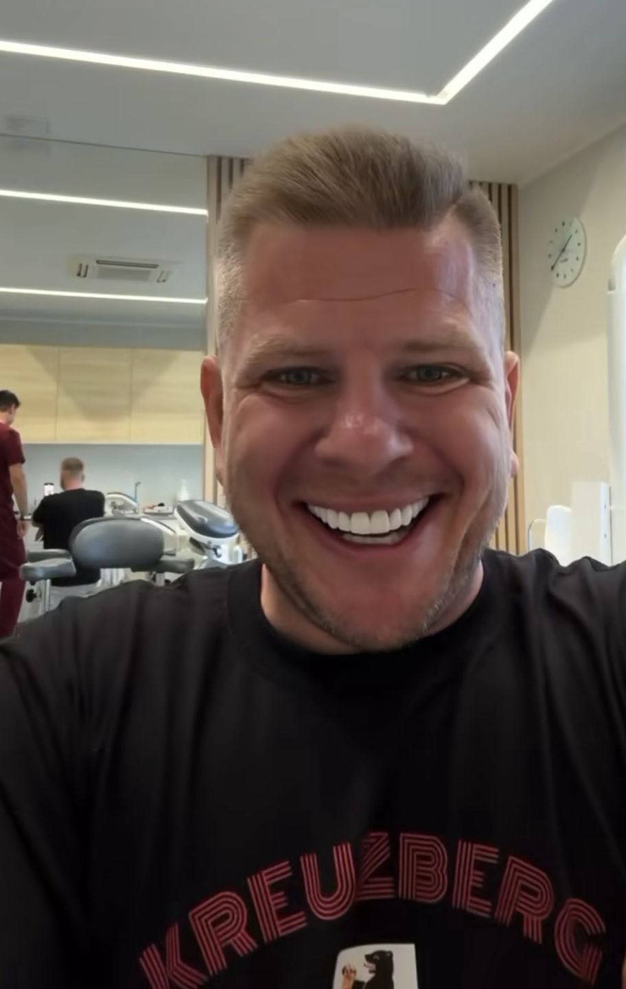 Filip Chajzer ma "nowe zęby"