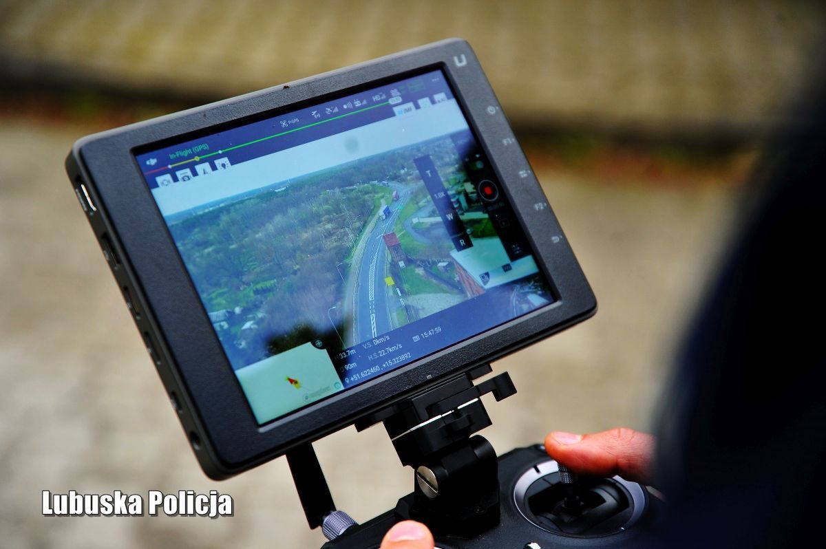 Policja używa również dronów