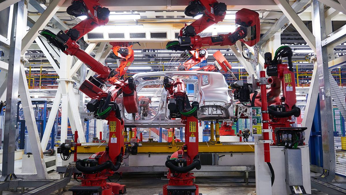 Dziś we włoskim Melfi powstaje Jeep Renegade. Współpraca pomiędzy PSA i FCA mogłaby pomóc we wprowadzeniu francuskich marek do USA