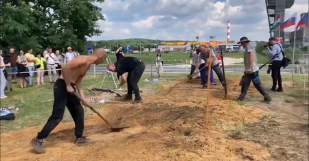 Czegoś takiego jeszcze nie widzieliśmy. Kopali groby na czas, Polska na podium