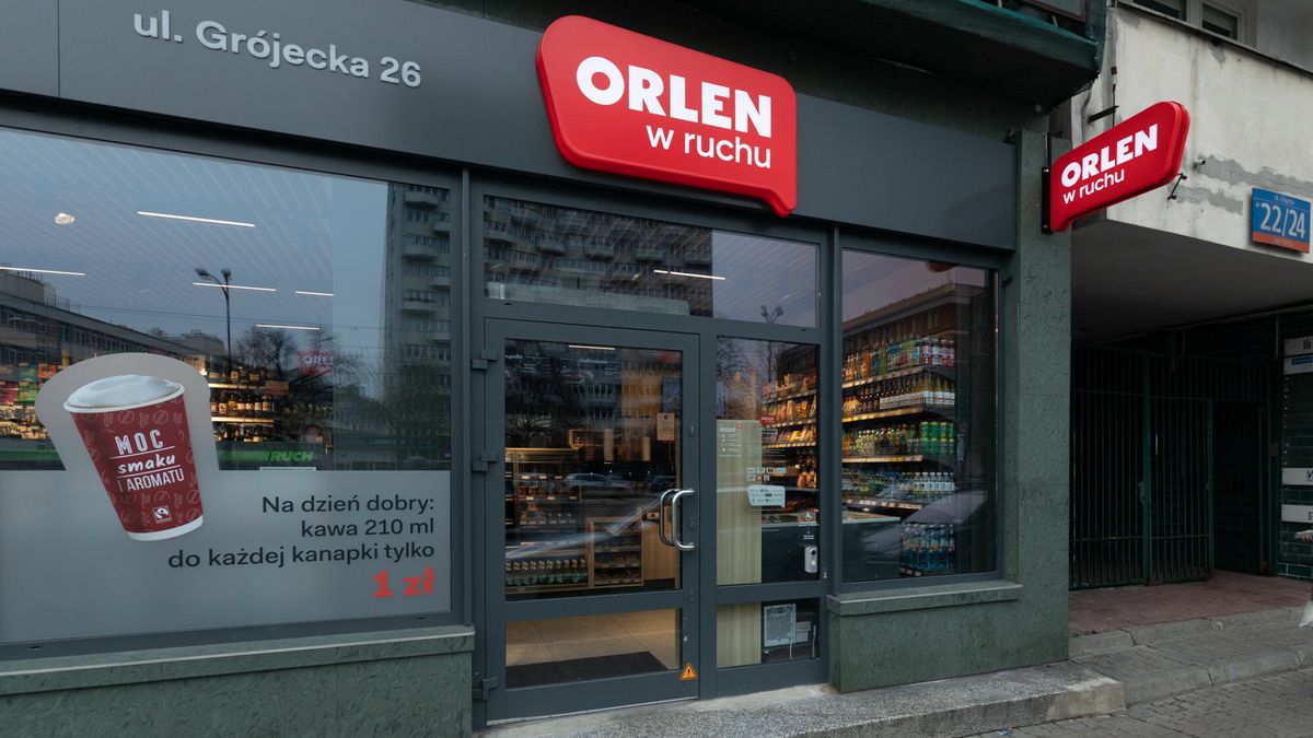 Logo Arkadiusz Zi�?ek
Fot. Arkadiusz Ziolek/East News.
n/z Sklep Orlen w ruchu.
ARKADIUSZ ZIOLEK