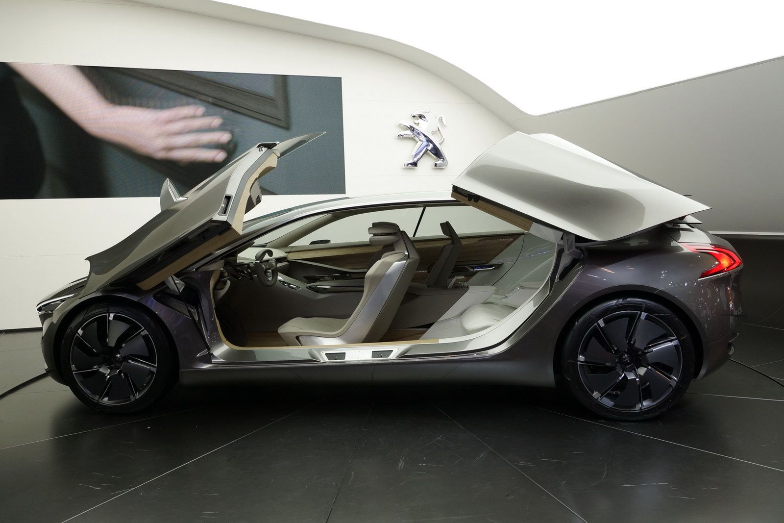 Peugeot HX1