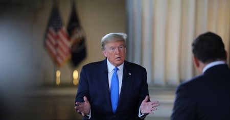 Kursy walut. Złoty nieco słabszy. Inwestorzy nerwowi z powodu napięcia na linii USA-Chiny