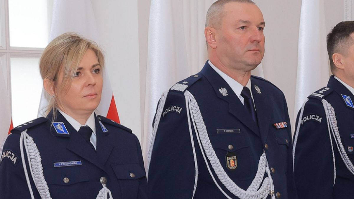 Awans w stołecznej policji. "Szokująca kariera". Na zdjęciu m.in.: komisarz Judyta Prokopowicz.