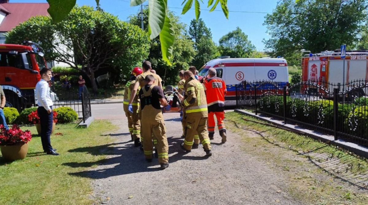 Wpadli do studzienki w gminie Rytwiany. Na Lądował śmigłowiec LPR