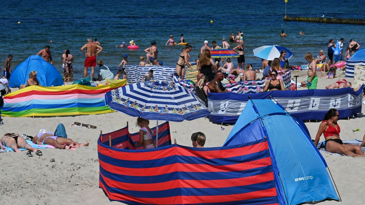 Morze Ba?tyckie w sezonie
21.07.2024 Kolobrzeg N/z Upalne lato nad Baltykiem. Fot. Gerard/REPORTER
Gerard