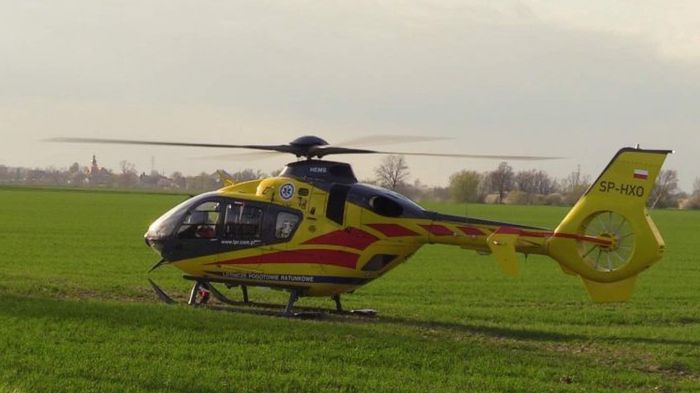 W całym kraju stoi 1/4 karetek, do wypadków muszą latać helikoptery 