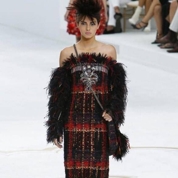 Kendall Kardashian na wybiegu u Chanel