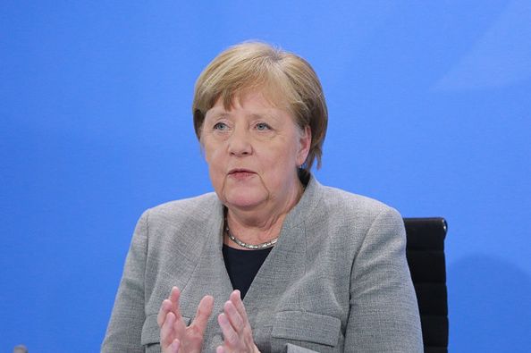 Angela Merkel mówiąc o COVID-19 bazuje na wcześniej zdobytej wiedzy naukowej