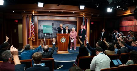 Shutdown w USA. Setki tysięcy urzędników na przymusowych urlopach