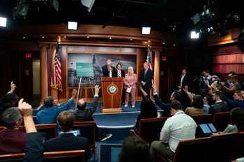 Shutdown w USA. Setki tysięcy urzędników na przymusowych urlopach