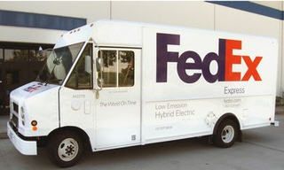 FedEx na dobre wprowadza hybrydowe ciężarówki (wideo)
