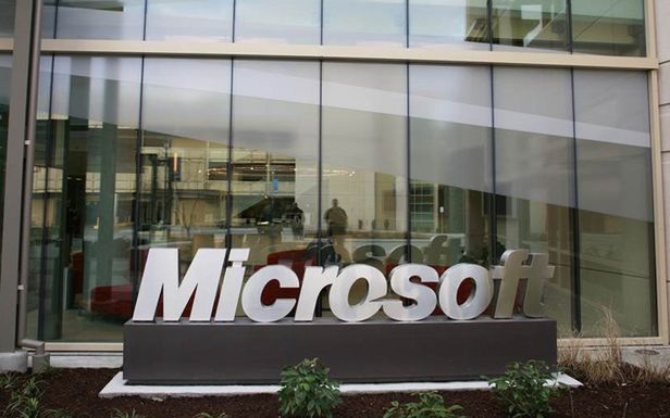AOL sprzedaje Microsoftowi patenty warte miliard dolarów