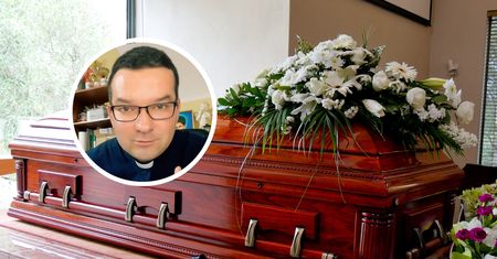Czy kobieta w ciąży może iść na pogrzeb? Ksiądz zabrał głos