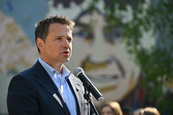 Trzaskowski po pobiciu nastolatków. Nagle zwrócił się do polityków