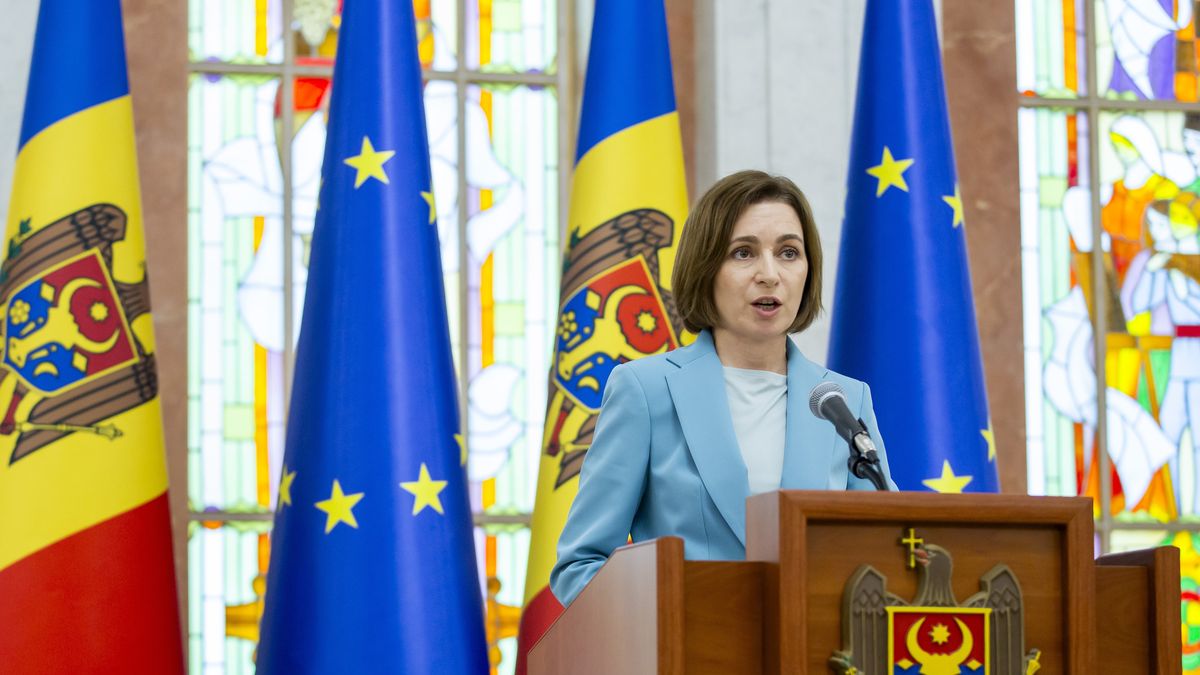 President of Moldova Maia Sandu delivers her speech during a press conference after the meeting of the Supreme Security Council in the presidential palace in Chisinau, Moldova, 30 July 2025. Sandu spoke about Moldova's insecurity crisis, Russian hybrid attacks, and foreign influence in electoral preparations. Moldova will hold parliamentary elections on 28 September 2025. EPA/DUMITRU DORU Dostawca: PAP/EPA.