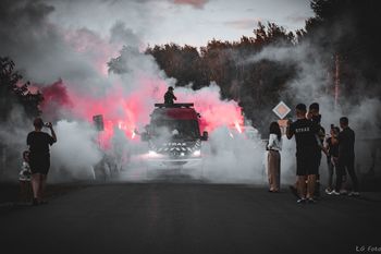 Chodków: Szampańskie powitanie łodzi ratowniczej u OSP