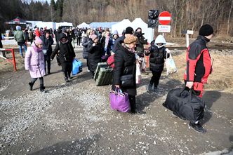 Jak można wesprzeć uchodźców z Ukrainy? Oto lista sprawdzonych zbiórek i organizacji, które pomagają