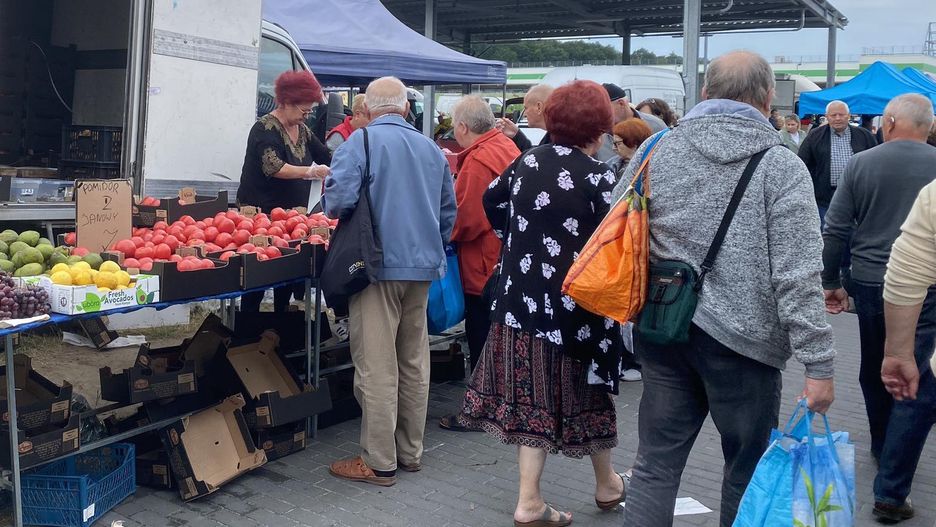 Polacy chętniej kupują w dyskontach
