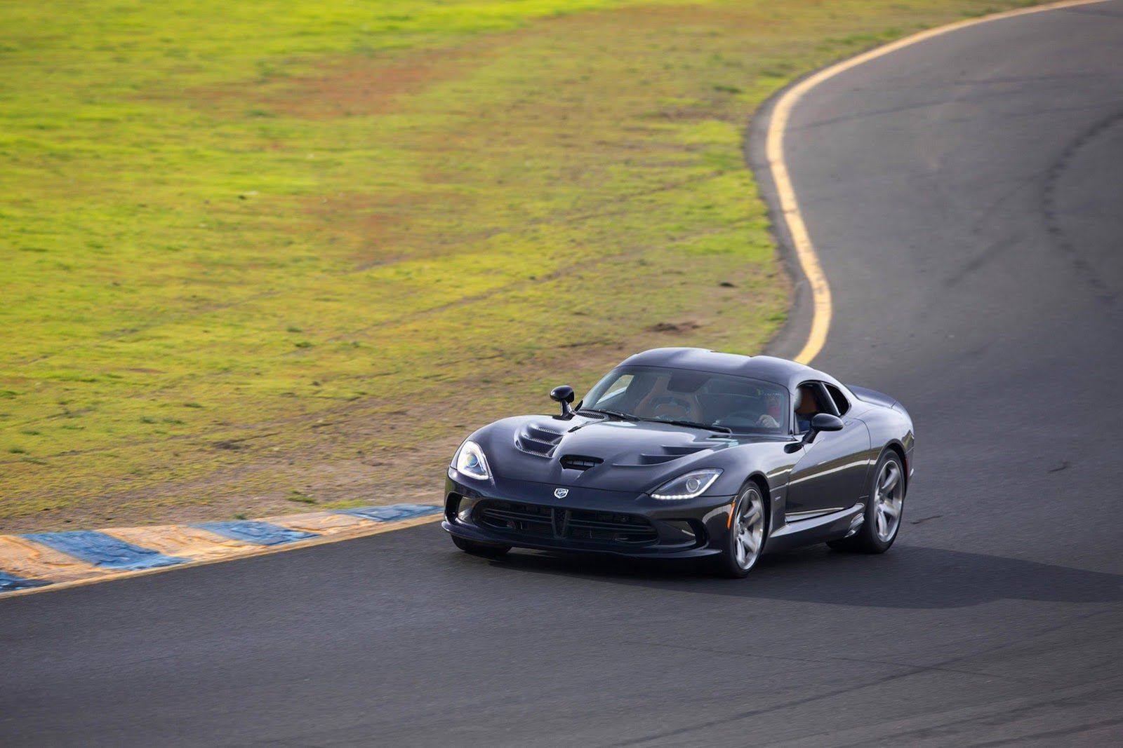 2013 SRT Viper - w żółci, czerwieni, czerni i niebieskim [aktualizacja] 38
