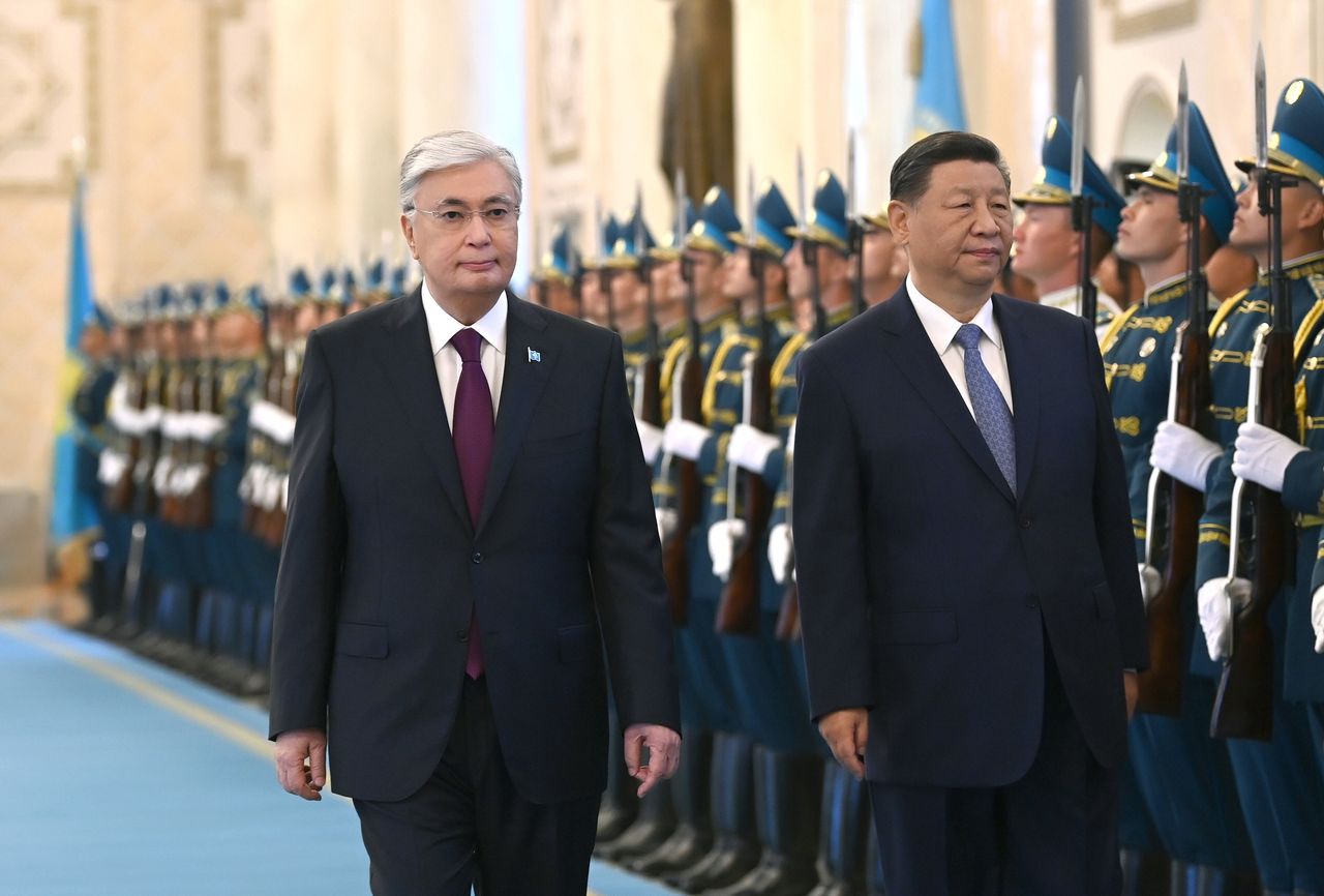 Putin's low-key arrival at SCO summit Contrasts with Xi's grand reception