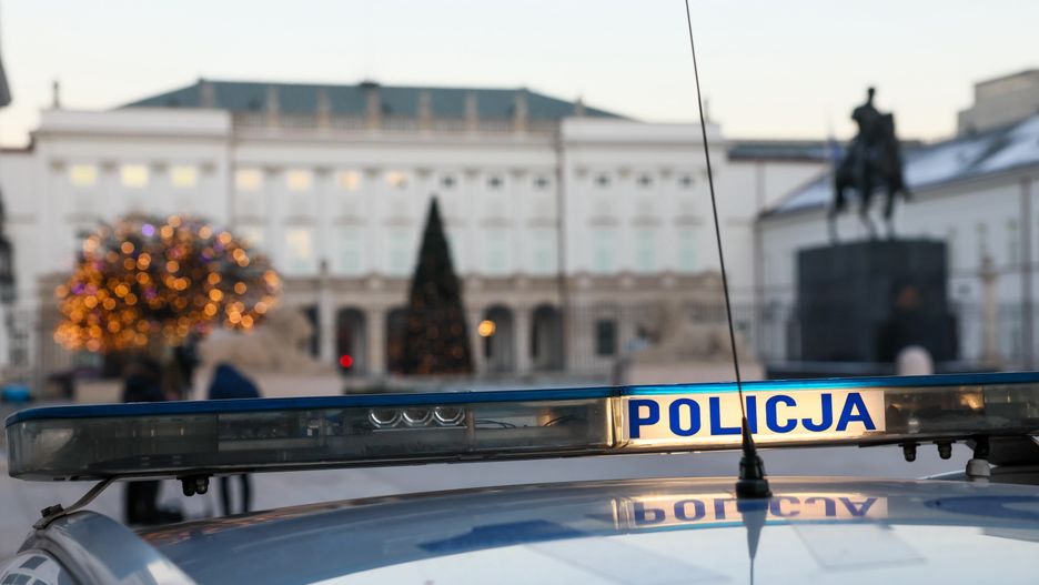 radiow�z
Warszawa, 09.01.2024. Policyjny radiow�z przed Pa�acem Przezydenckim w Warszawie, 9 bm. (ls/doro) PAP/Leszek Szyma�ski
Leszek Szyma�ski
Pa�ac Prezydencki, patrol, Policja, polityka, radiow�z, samoch�d