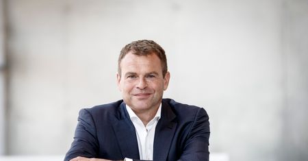 Ma wprowadzić Astona Martina na sam szczyt. Tobias Moers opowiada mi o DBX707, Vantage'u V12 i modelach na prąd