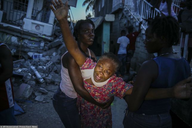 Dramat na Haiti. Ponad 300 ofiar, 1800 rannych 
