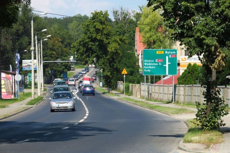 Rybnik. Ulica Mikołowska zyska nowy asfalt.