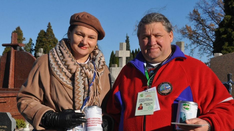 Do wsparcia koneckiej kwesty zachęcają przewodnicząca Komisji Opieki nad Zabytkami Katarzyna Stępień i prezes PTTK Krzysztof Wiatr