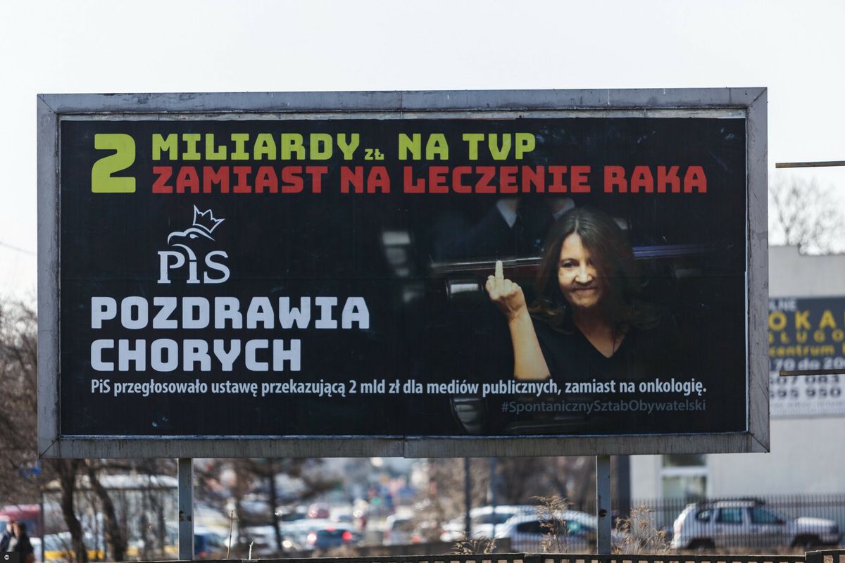 Sporny billboard w Kielcach w marcu 2020