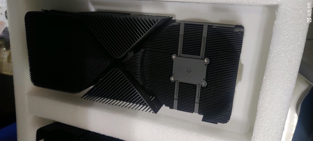 GeForce RTX 4000 - radiator z chłodzenia