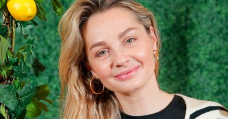Małgorzata Socha pokazała, jak ćwiczy w ogromnym ogrodzie. Fanka: "ZABIŁABYM za taki" (ZDJĘCIA)