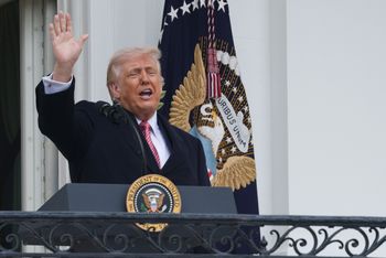 Nagła decyzja Amerykanów. Trump wraca do starych gróźb. Na liście 60 krajów