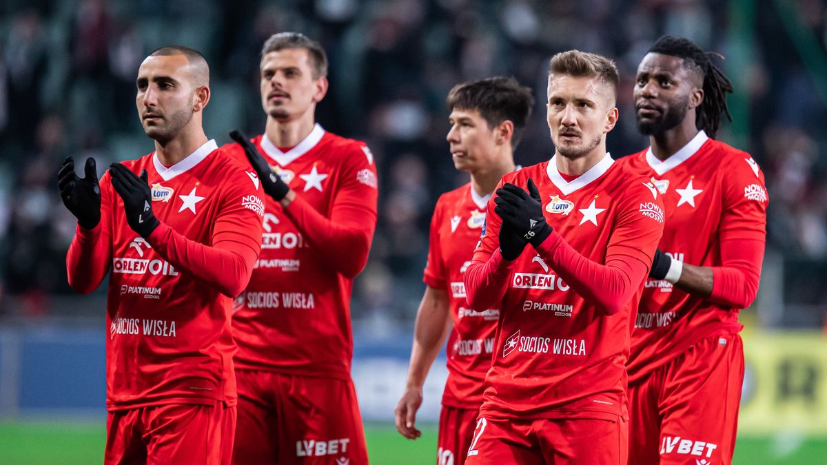 WARSAW, POLAND - 2022/02/25: (from L to R) Dor Hugy, Jan Kliment, Georgiy Zhukov, Michal Skvarka and Joseph Colley of Wisla are seen after the Polish PKO Ekstraklasa League match between Legia Warszawa and Wisla Krakow at Marshal Jozef Pilsudski Legia Warsaw Municipal Stadium.(Final score; Legia Warszawa 2:1 Wisla Krakow). (Photo by Mikolaj Barbanell/SOPA Images/LightRocket via Getty Images)