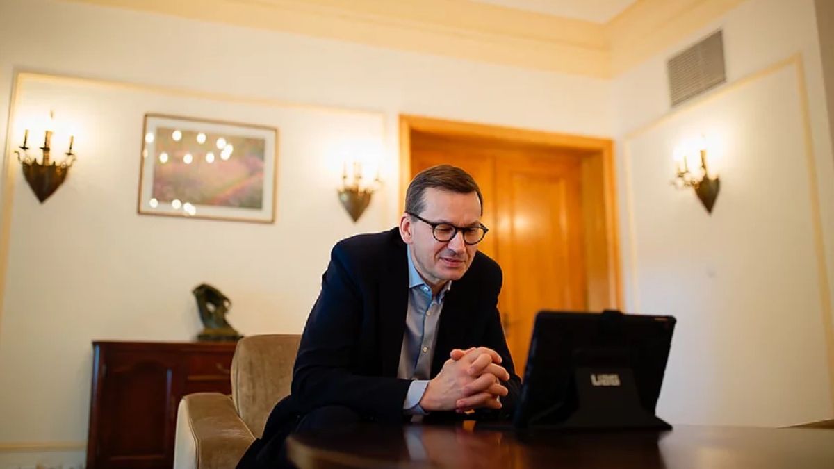 Mateusz Morawiecki złożył Jadwidze Morawieckiej życzenia z okazji Dnia Matki. Premier skontaktował się z mamą przez komunikator internetowy
