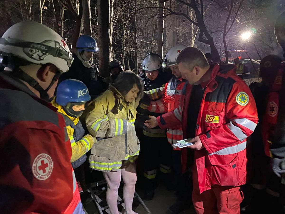 Росіяни поцілили у багатоповерхівку в Запоріжжі