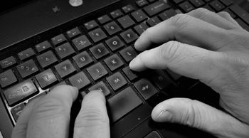 Tomaszów Lubelski: Chciał kupić samochód, stracił 50 tys. złotych