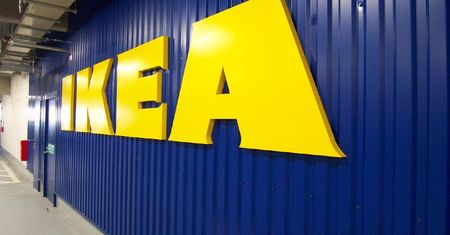Warszawa. Prokuratura postawiła zarzuty menadżerce IKEA