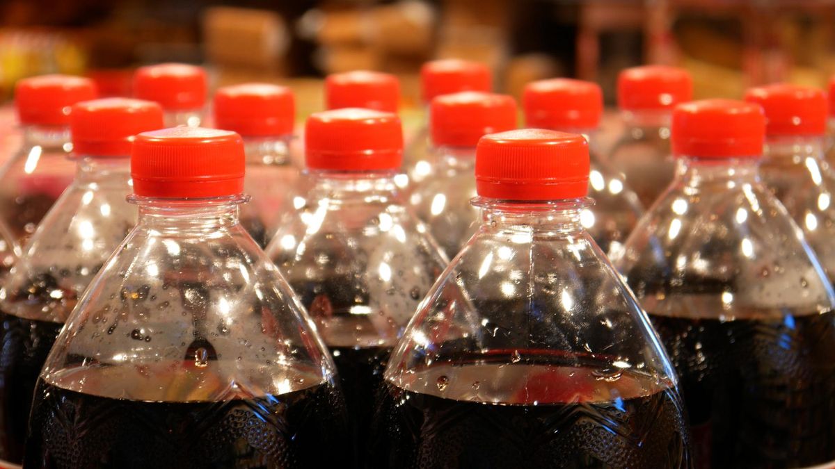 Niektóre napoje mogą wyrządzić więcej szkody niż pożytku w upały